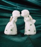 5" PORCELAIN KISSING ANGELS WIT H SHAMROCKS AND GOLD TRIM
