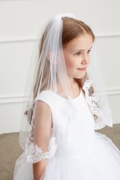 Girls Scalloped First Communion Veil with  Lace Edge